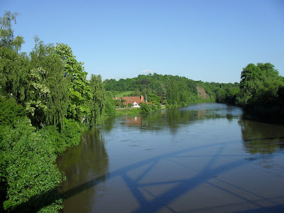 Řeka Berounka cestou na hrad Karlštejn