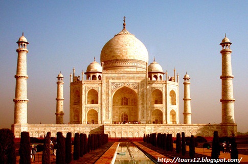 Taj Mahal Changing colour..