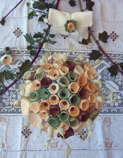 bouquet da sposa e segnaposto di fiori di carta , per matrimonio green in stile botanico 