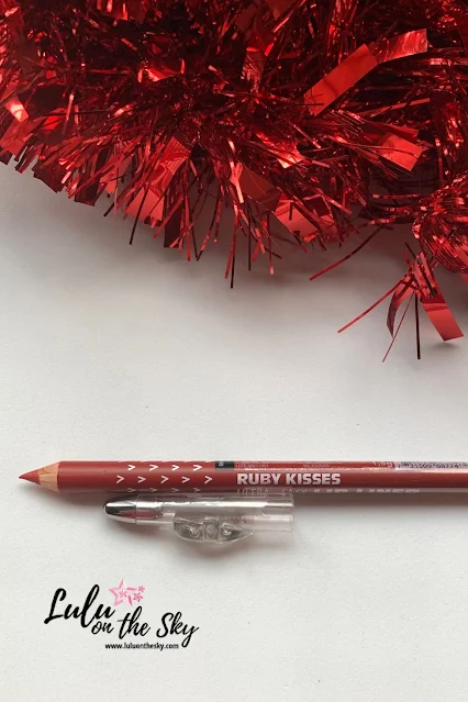 Lápis Labial de Madeira Ultra Easy Ruby Kisses Red