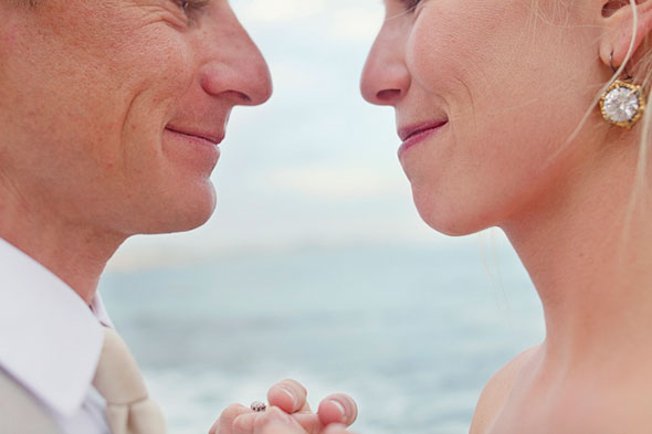 To view all of the photos of this gorgeous beach wedding and to wish 