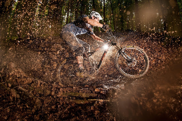 lavaggio bicicletta da terra e fango