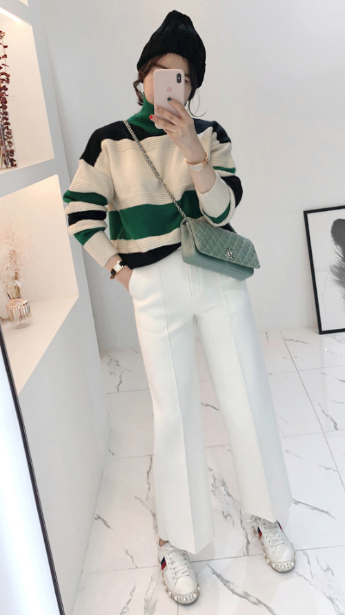 Color Blocked Turtleneck Knit Sweater