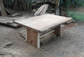 gambar meja meja makan kotak kayu trembesi furniture meja makan trembesi natural kotak tks furniture 085292602349