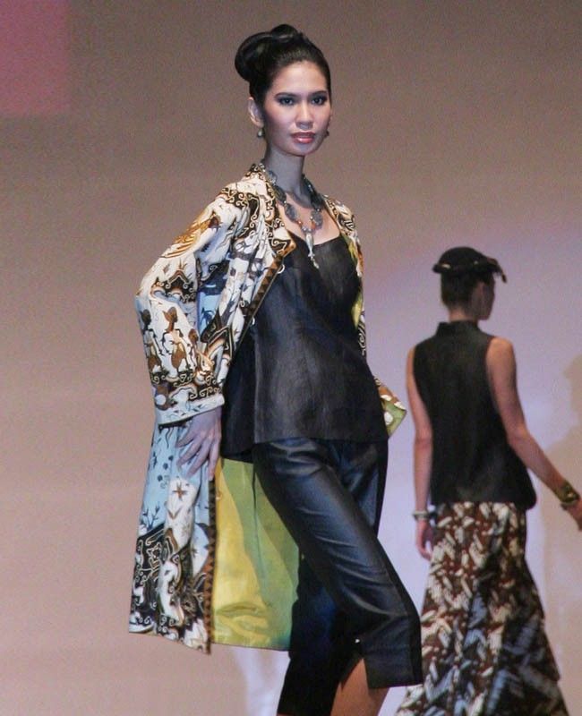  14 model  cardigan  batik panjang wanita modern unik dan 