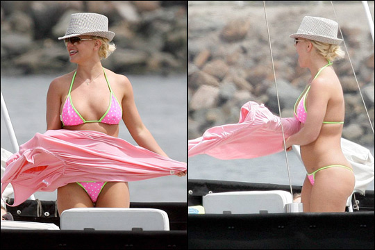 Gambar britney spears pakai bikini