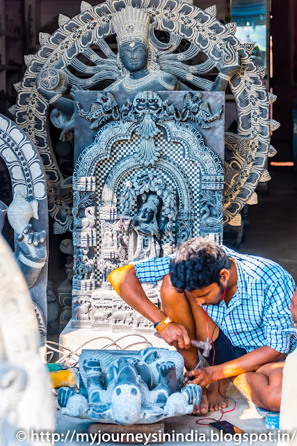 Sculptors on the way OMR Road Near Mahabalipuram