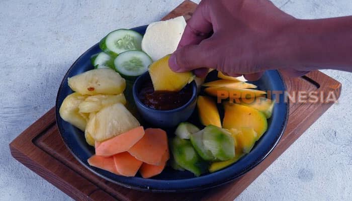 rujak buah traditional