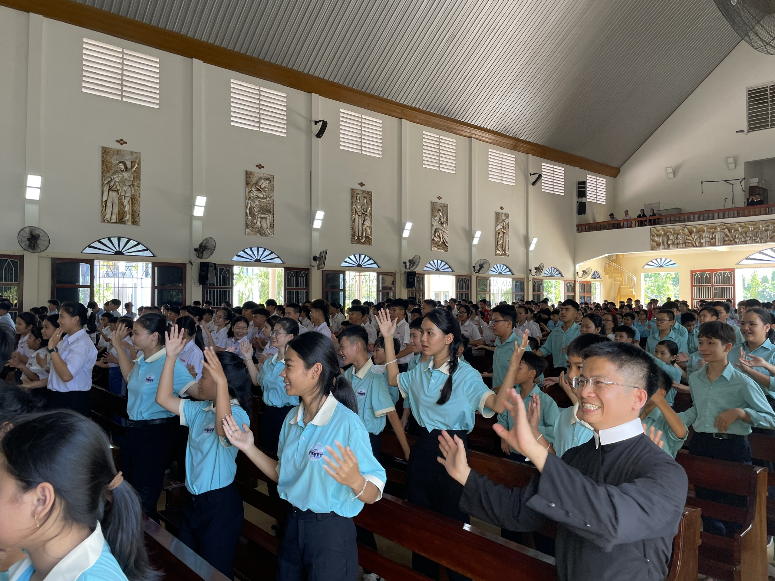 Giáo phận Nha Trang: Giới thiệu Ơn gọi Dòng Chúa Cứu Thế - Giáo xứ Hòa Nghĩa