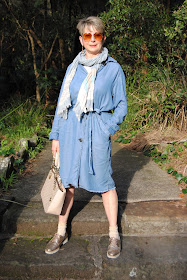 A CHAMBRAY DRESS FOR A STROLL IN THE PARK