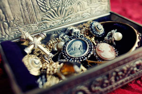 Vintage Jewellery