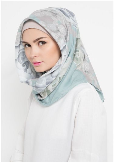 10 Trend Jilbab  Segi  Empat  Terbaru Motif  Bunga Branded 