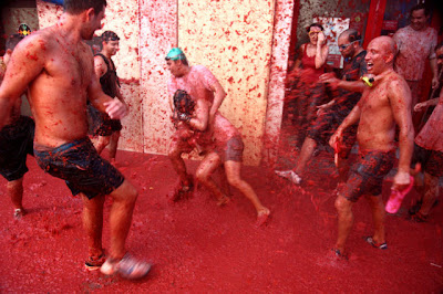 Tomato Fight Seen On www.coolpicturegallery.net