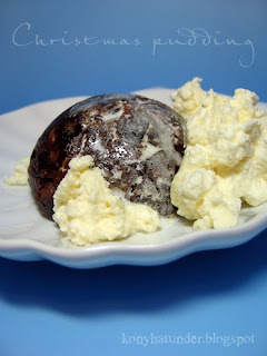 Christmas-pudding-with-cognac-cream