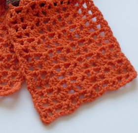 pretty crochet lace for keyhole scarf