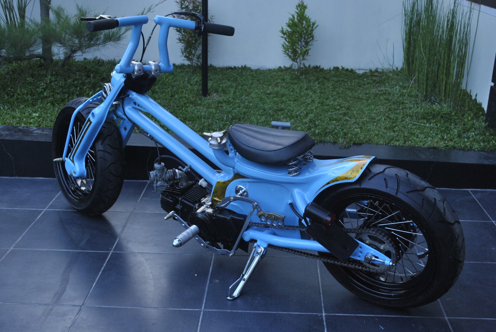 STRANGER BLOG HONDA C70  CUSTOM  FROM A P E MOTORCYCLE