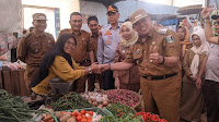 Wabup Lampung Timur Azwar Hadi Cek Ketersediaan Harga Bahan Pokok