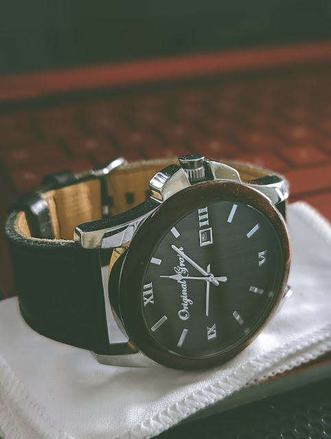 Wristwatch | 6 Things Wearing A Good Wristwatch shows About You