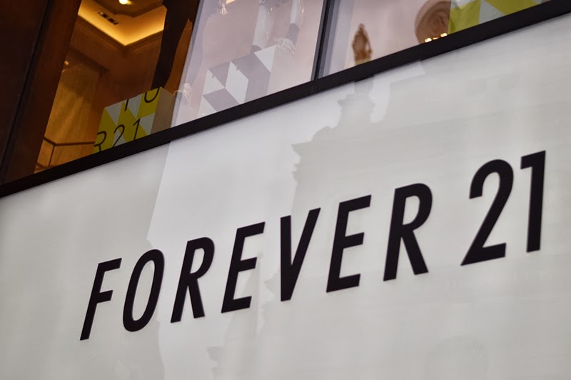 Forever 21 Opening oder die Flut der gelben Plastiktaschen