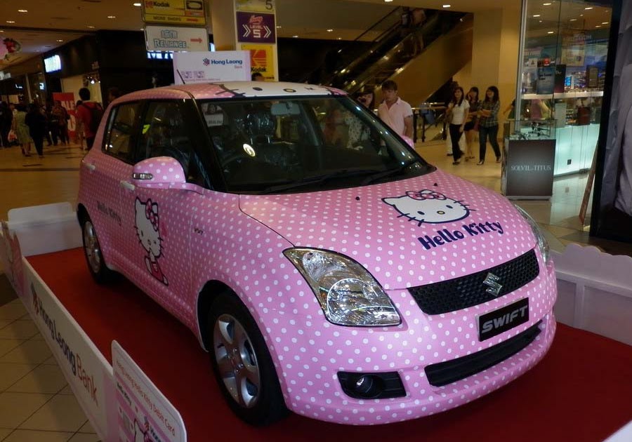 Autoshow Pic: Hello Kitty Suzuki Swift