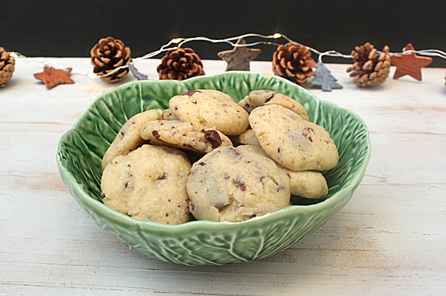 cookies de chocolate feitas em minuto e meio