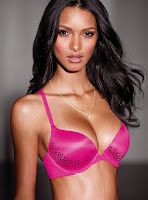 Brazilian model Lais Ribeiro showing her curve body in Victoria's Secret sexy lingerie photoshoot