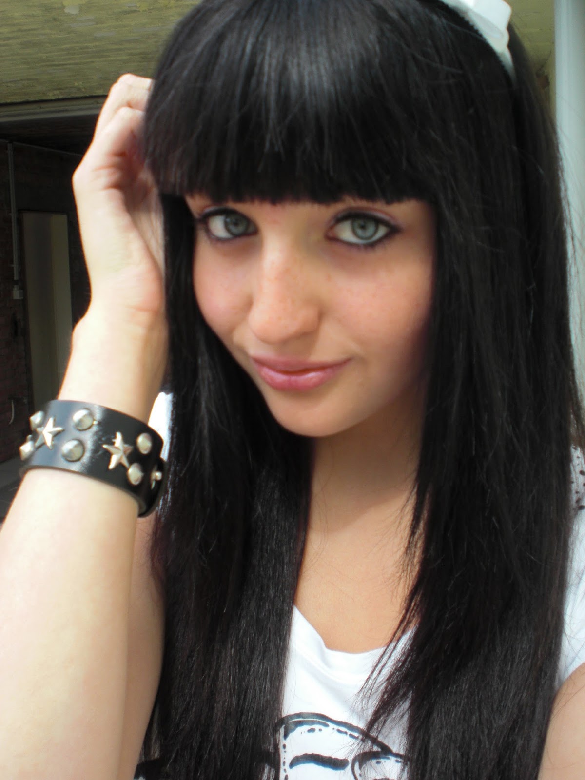 Emo Hairstyles For Girls - Get an Edgy Hairstyle to Stand 