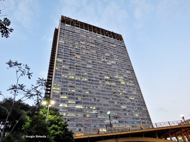 Perspectiva da fachada do Edifício Mirante do Vale - Centro - São Paulo