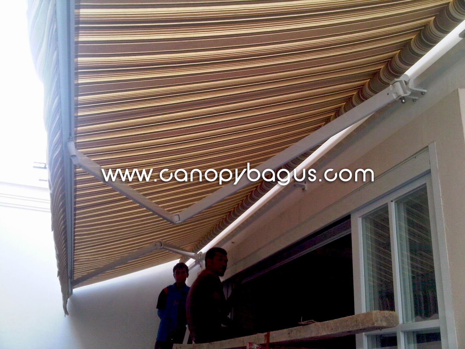 Jual Awning Gulung Retractable Awning Siap Pasang