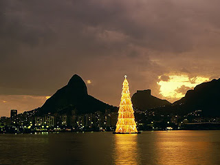 Pohon Natal Tertinggi di Dunia