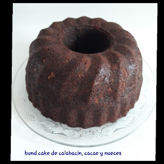 Bundt cake de calabacín ,cacao y nueces