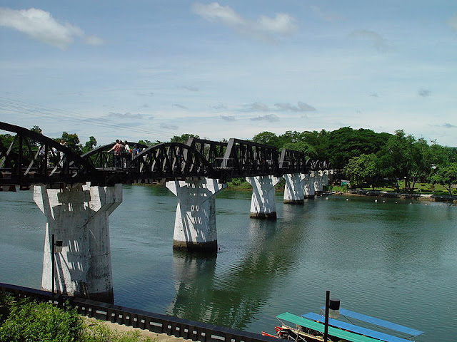 bridge-over-river-kwai-thailande