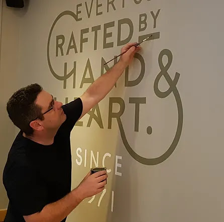 traditional signwriters near london,traditional sign writer ,chalkboard sign writer,hand painted sign in london,