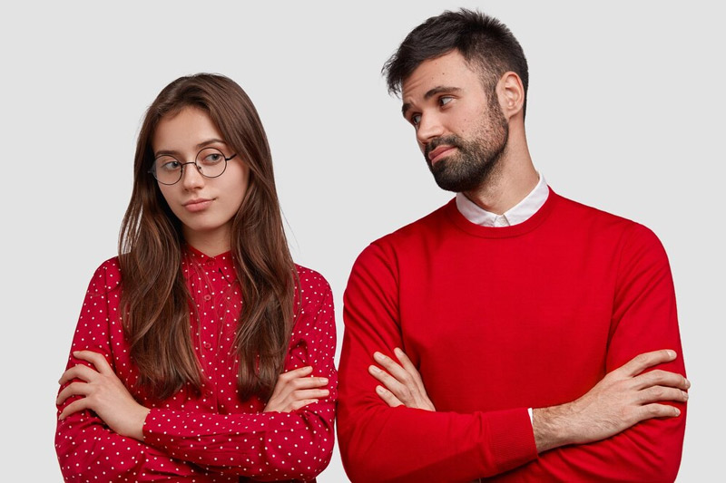 5 Obvious Romantic Red Flags You Shouldn't Ignore
