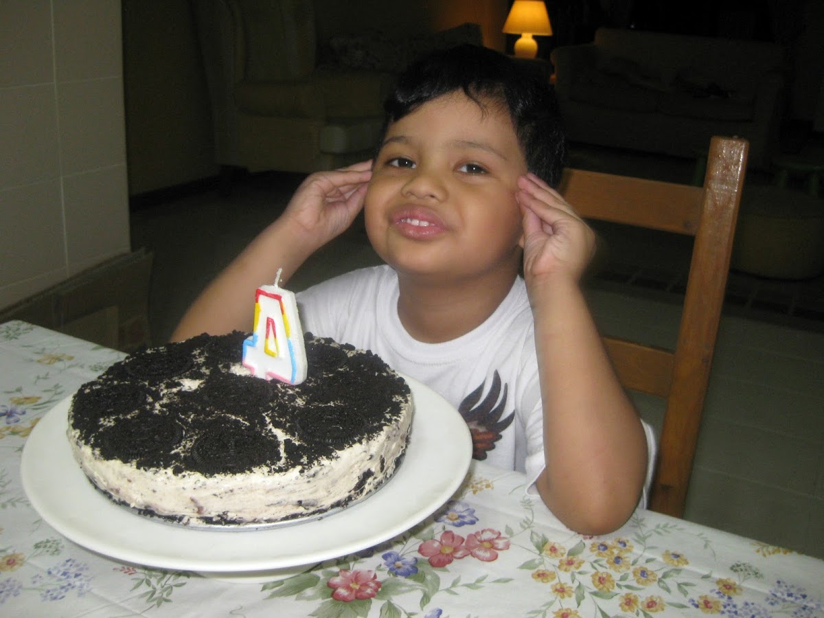 RESEPI NENNIE KHUZAIFAH: OREO CHEESE CAKE - kek birthday ADAM