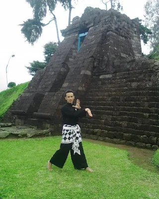 foto candi sukuh karanganyar jawa tengah