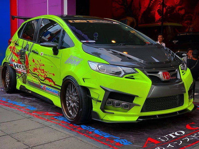 gambar modifikasi honda jazz 2005