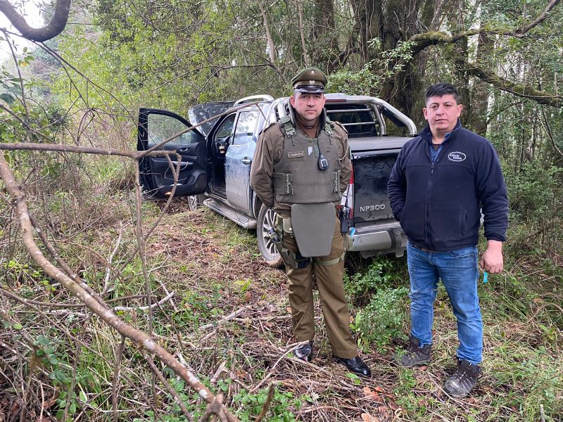 Recuperan dos camionetas con encargo por robo en Los Ríos