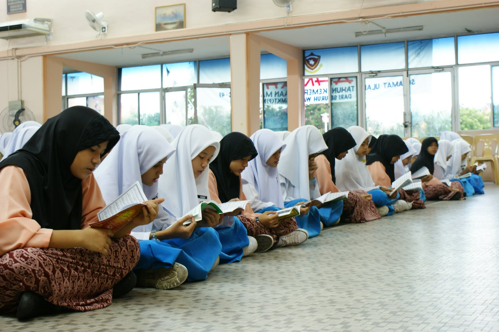 sekolah tinggi perempuan melaka