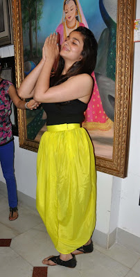 Alia Bhatt unveil the 'Splassh' painting exhibition