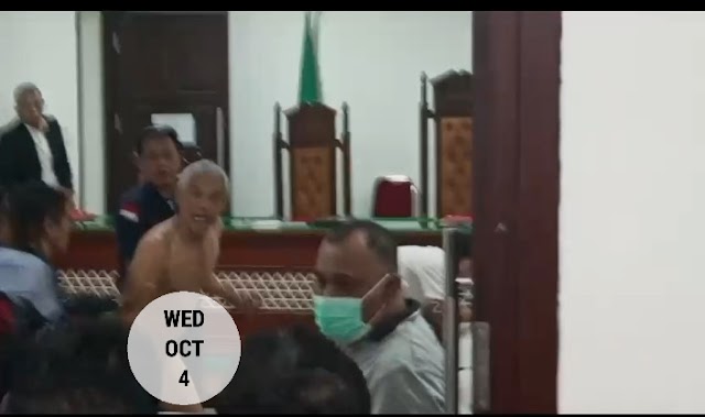 Pria Paruh Baya Ngamuk dan Bugil Didalam Ruang Sidang PN Bekasi Kota