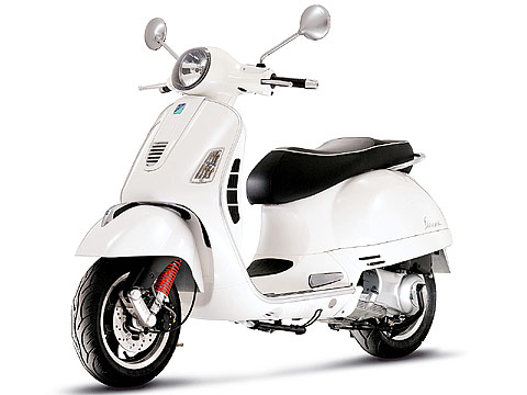 2013 Vespa GTS 300ie Super scooter pictures | Size 480x360 pixels