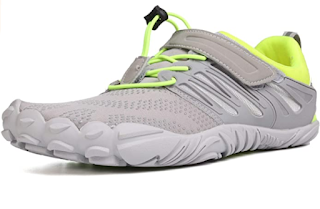 comfortable running shoes for wide feet