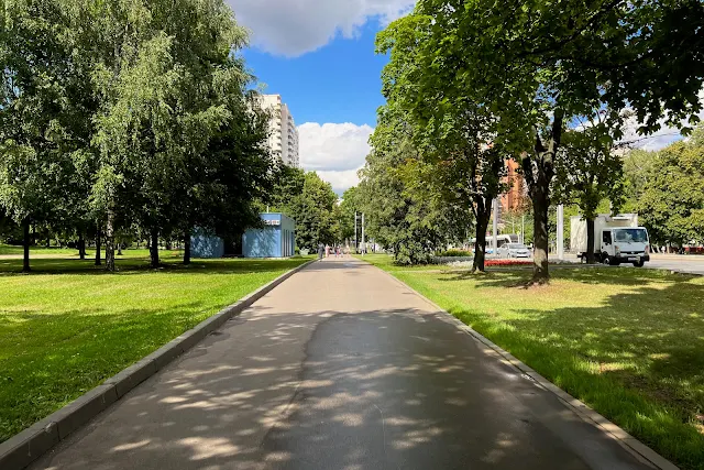 Симферопольский бульвар, конечная трамвайная станция «Балаклавская»