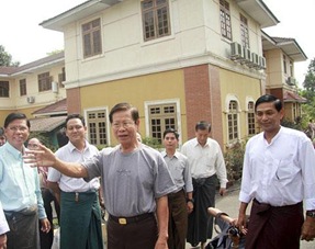 reuters_burma_political_prisoners_release_13jan12_480