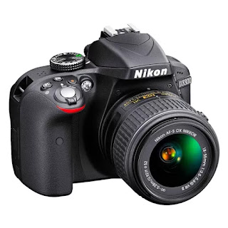 Nikon D3300 24.2MP Black + AF-S DX NIKKOR 18-55mm f/3.5-5.6G VRIIZoom Lens + 8GB + DSLR BAG