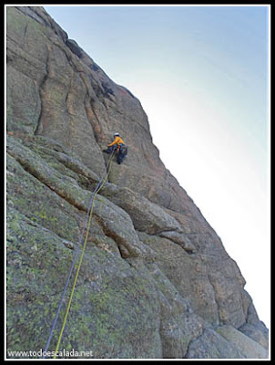 Escalador en la arista de Zonza, Coll de Bavella