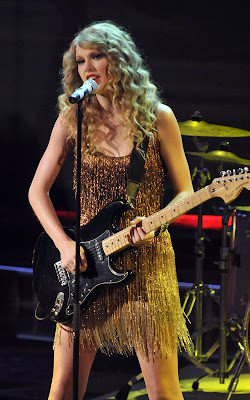 Taylor Swift Hairstyle Performanceclass=