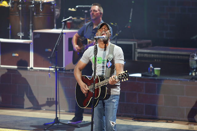 Darius Rucker of Hootie and the Blowfish @ Shoreline (Photo: Kevin Keating)