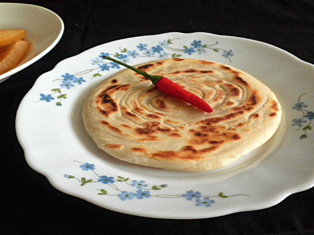 Lacha Paratha Recipe @ http://treatntrick.blogspot.com